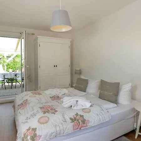 Apartment Ferienbungalow Buhne Mit Kamin In *